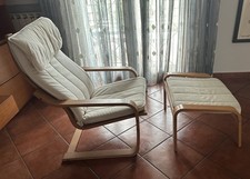 Poltrona Ikea con poggia piedi e 2 cuscini grandi . Ritiro a mano a Roma
