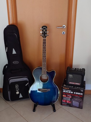 Chitarra acustica