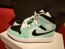 Air Jordan 1 mid light dew