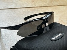 NUOVO set occhiali da sole