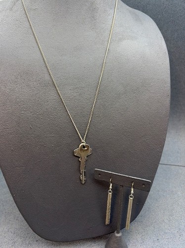 Collana con ciondolo chiave