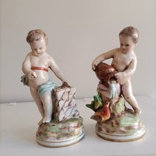 COPPIA ANTICHE STATUINE IN PORCELLANA DI CAPODIMONTE NAPOLI - MAIOLICA CERAMICA