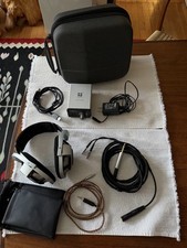 Sennheiser HD 800 Cuffie con amplificatore desktop e accessori