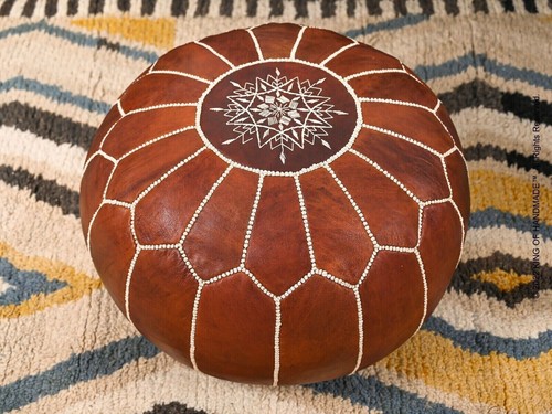Poggiapiedi marrone fatto - , a