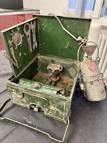 Wwii italian army - field, stove