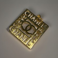 VINTAGE Chanel grandi bottoni