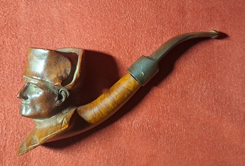 Pipa antica con - pipa,