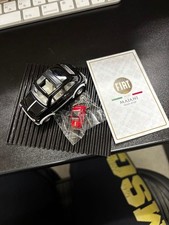 Fiat 500 mini car - black, majani
