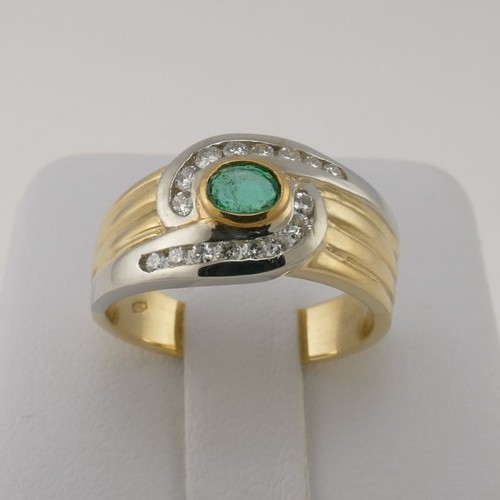 Anello con smeraldo centrale - con,