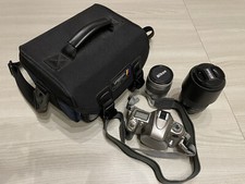 fotocamera reflex Nikon F55. Obiettivo 28-80 mm e obiettivo 70-300 mm