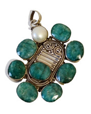 CIONDOLO in  argento 925 con pietre di radice di SMERALDI e PERLA MABE'