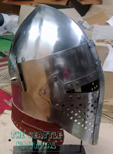 Antico elmetto cavaliere - antico,