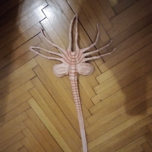 Action figure face hugger - face,