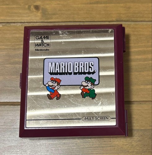 Nintendo game watch - &,