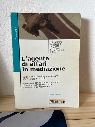 Agente di affari in - di,