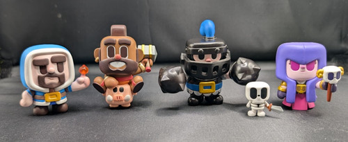 Lotto personaggi pop mart - lotto,