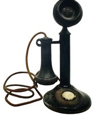 Antico telefono elettrico a