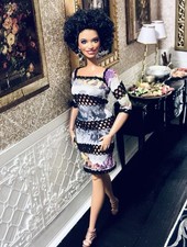 OOAK Curvy Fashion Doll Taglia