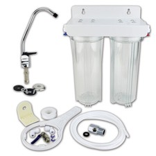 Alloggiamento filtro acqua doppio standard 10" con connessioni 1/4" e rubinetto leva push