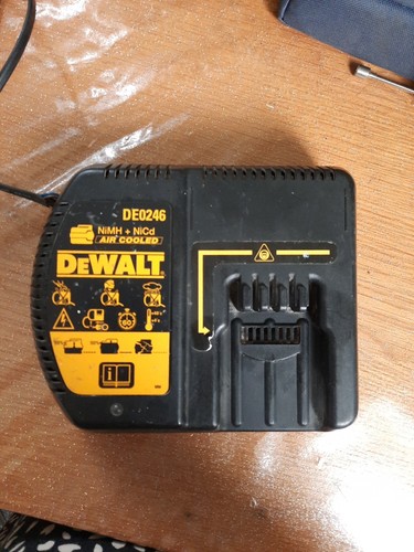 Dewalt de0246 caricabatteria - de0246,