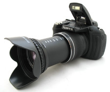 Fotocamera bridge Fuji FinePix D-SLR HS10 24-720 mm obiettivo zoom 30x + 4 GB