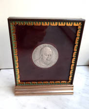 Moneta argento 800/1000 Padre Pio da Pietrelcina su cornice con base