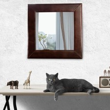 Un meraviglioso specchio con cornice in vera pelle, quadrato, marrone