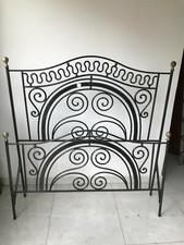 Letto una piazza e mezzo in ferro battuto nero forgiato a mano per letti storici