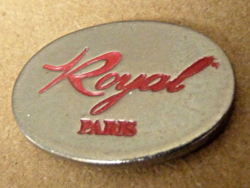 Pin pins badge royal paris - pins, badge.