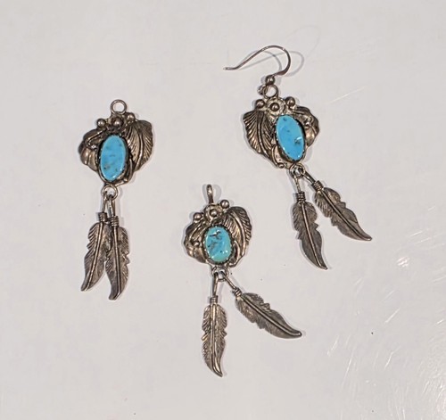Set orecchini pendenti - , e