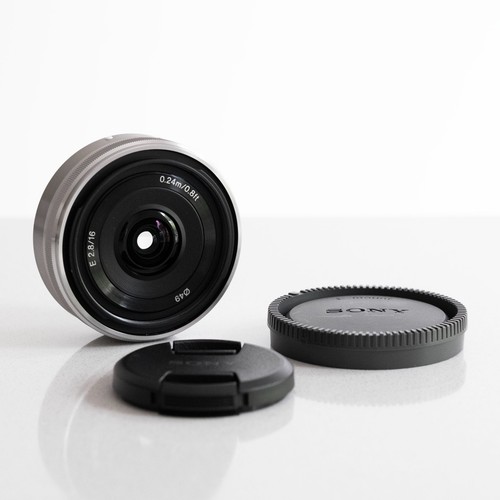 Sony 8 mirrorless - 16, f2.8