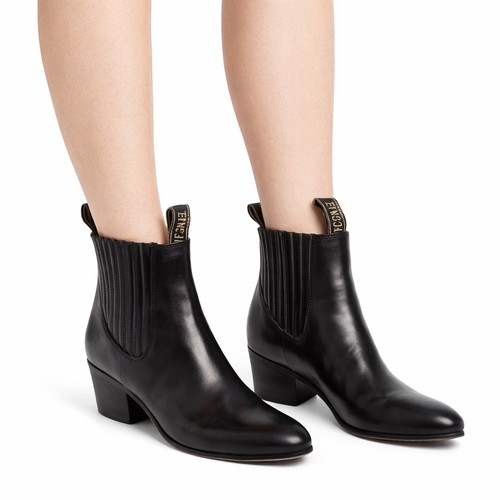 Size men women - 9, women’s