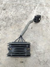 REGOLATORE DI TENSIONE PER SUZUKI UH 150 BURGMAN DEL 2006 (e50142)