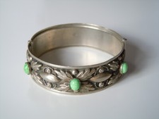 Bracciale In Alpacca Italia Con Decorazioni E Pietre Preziose Verdi 31,9 G