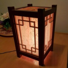 Lampada andon giapponese, in perfetto stile shoji e kumiko, realizzata a mano