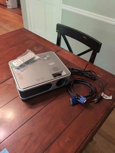 Toshiba tlp xe30u - toshiba, proiettore