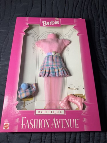 Barbie fashion avenue boutique - fashion,
