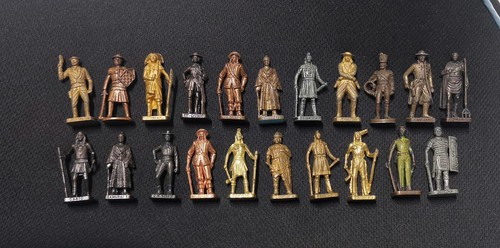 Metallfiguren soldatini - 21,