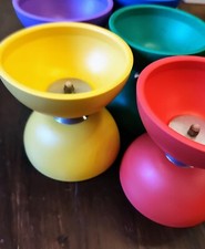 Diablo Giocoleria. Stock di 12 Pezzi. 5 colori: Rosso, Blu, Giallo, Verde, Viola