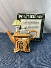 Comodino teiera miniatura