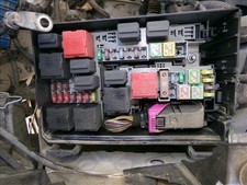 scatola porta fusibili per