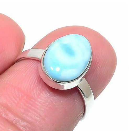Anello delicato pietra