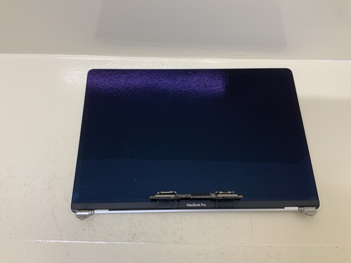 Macbook pro a1990 2018 - 15",