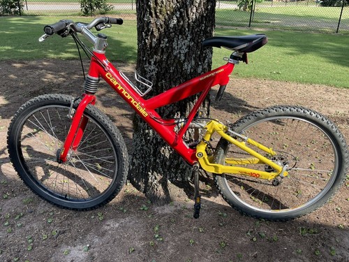 Cannondale mountain bike super - bike,