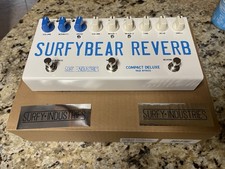 Surfy Industries SurfyBear Compact Deluxe pedale per riverbero e tremolo
