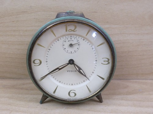 Vecchia sveglia orologio - vecchia,