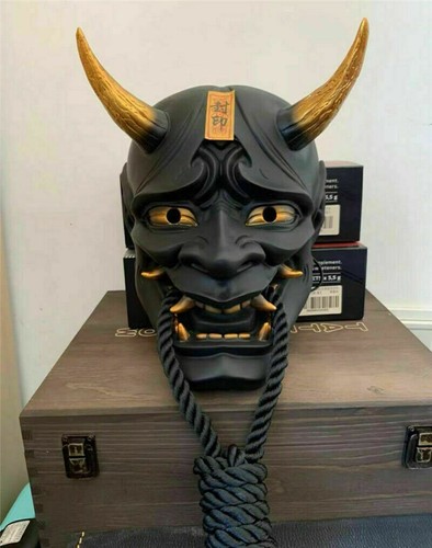 Maschera nera giapponese