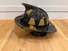 Lion Apparel Paul Conway casco