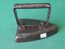 ANTICO FERRO DA STIRO IN FERRO