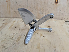 Pedana poggiapiedi anteriore